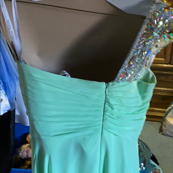 PROM DRESS - Picture 3 of 4